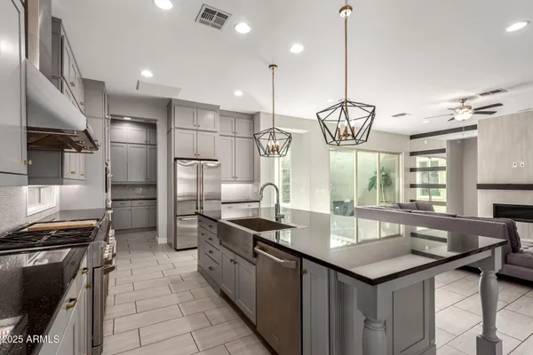 $1,010,000 | 4318 South RedCliffe Drive, Gilbert, AZ 85297