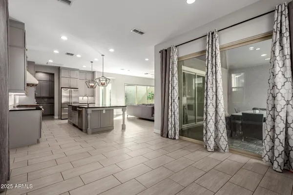 $1,010,000 | 4318 South RedCliffe Drive, Gilbert, AZ 85297