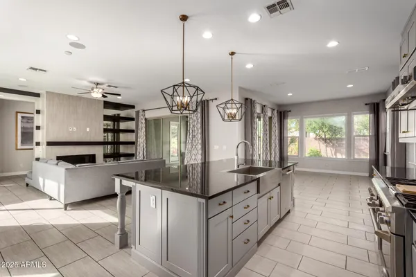 $1,010,000 | 4318 South RedCliffe Drive, Gilbert, AZ 85297