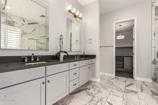 $1,039,000 | 4318 South RedCliffe Drive, Gilbert, AZ 85297