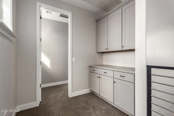 $1,010,000 | 4318 South RedCliffe Drive, Gilbert, AZ 85297