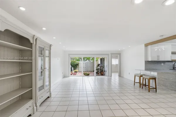 $3,800 | 8105 Southwest 81st Court, Miami, FL 33143