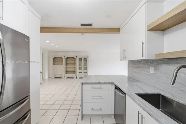 $3,800 | 8105 Southwest 81st Court, Miami, FL 33143