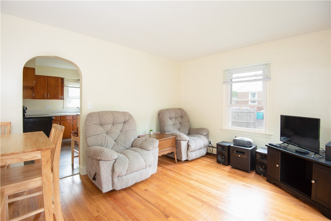 39 Hillside Road Portsmouth, RI 02871 - Photo 6 of 21