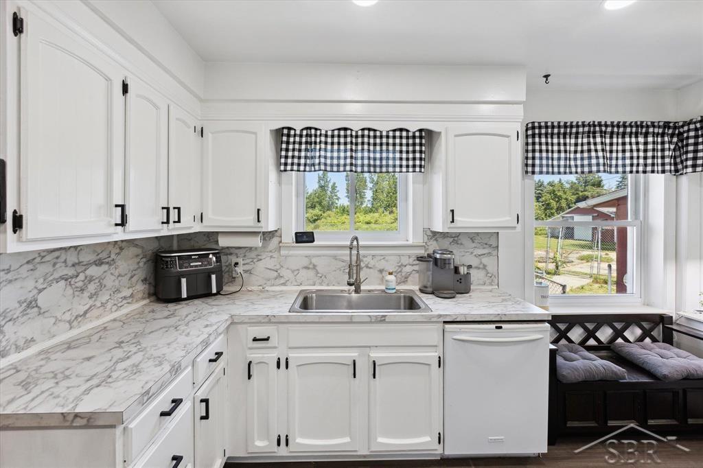 22356 Gratiot Road Merrill, MI 48637 - Photo 13 of 56