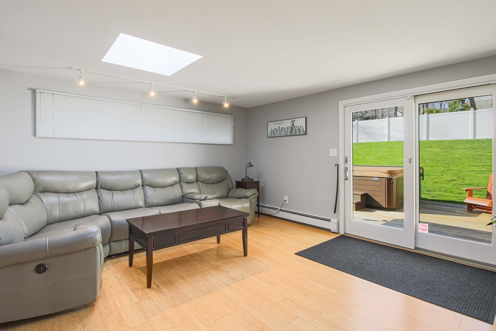 53 Barry Road Worcester, MA 01609 - Photo 19 of 38 Gallery Image 19