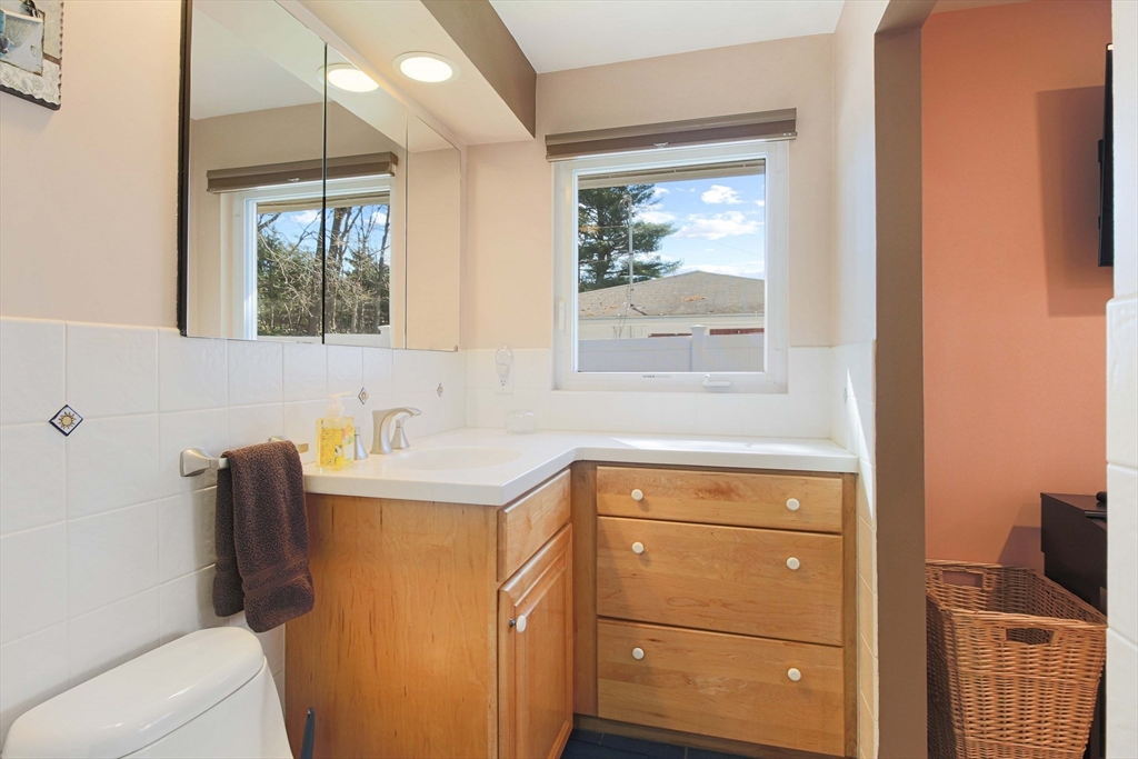 53 Barry Road Worcester, MA 01609 - Photo 28 of 38 Gallery Image 28