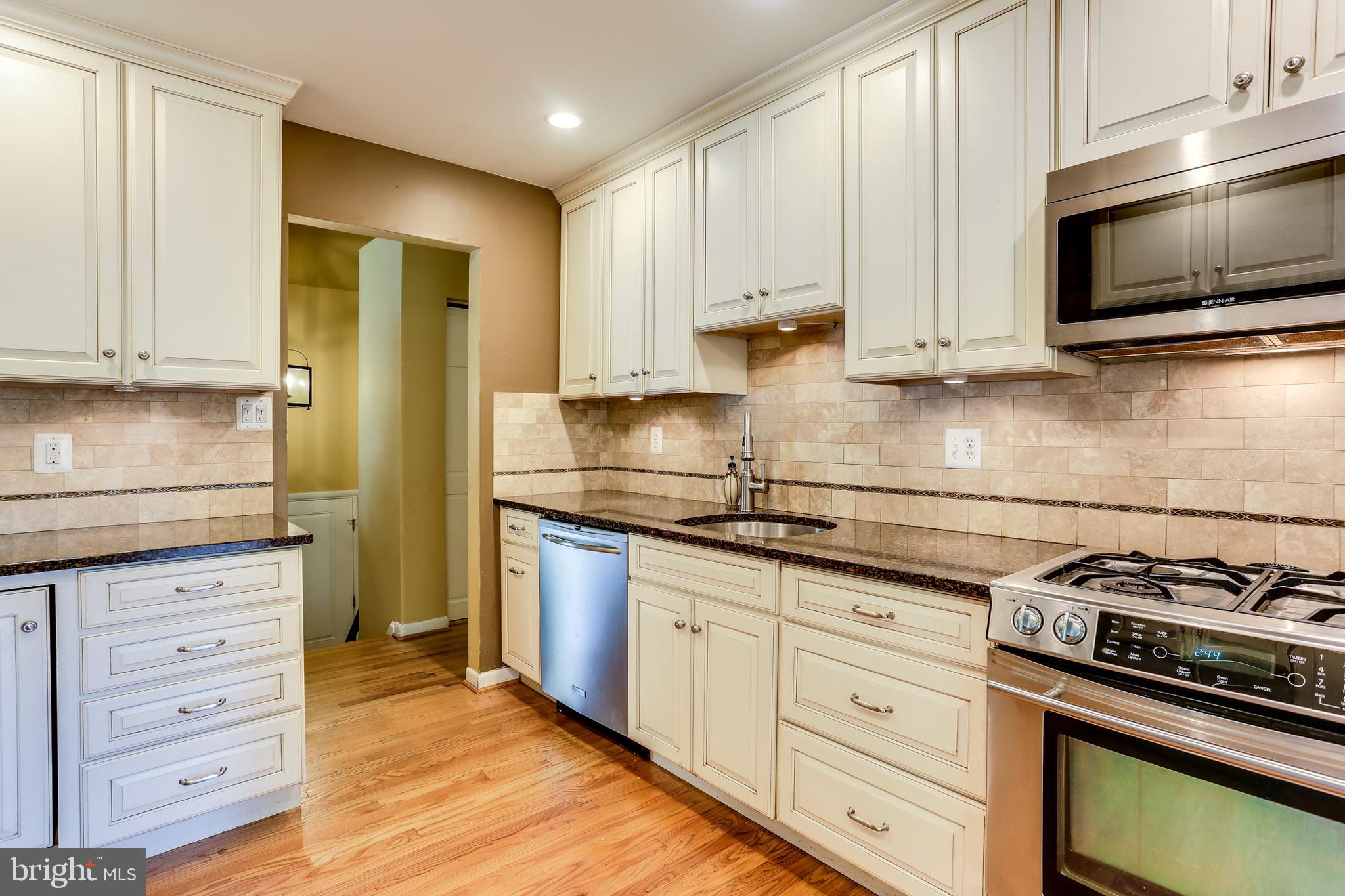 9281 Soaring Hill Road Columbia, MD 21045 - Photo 2 of 20