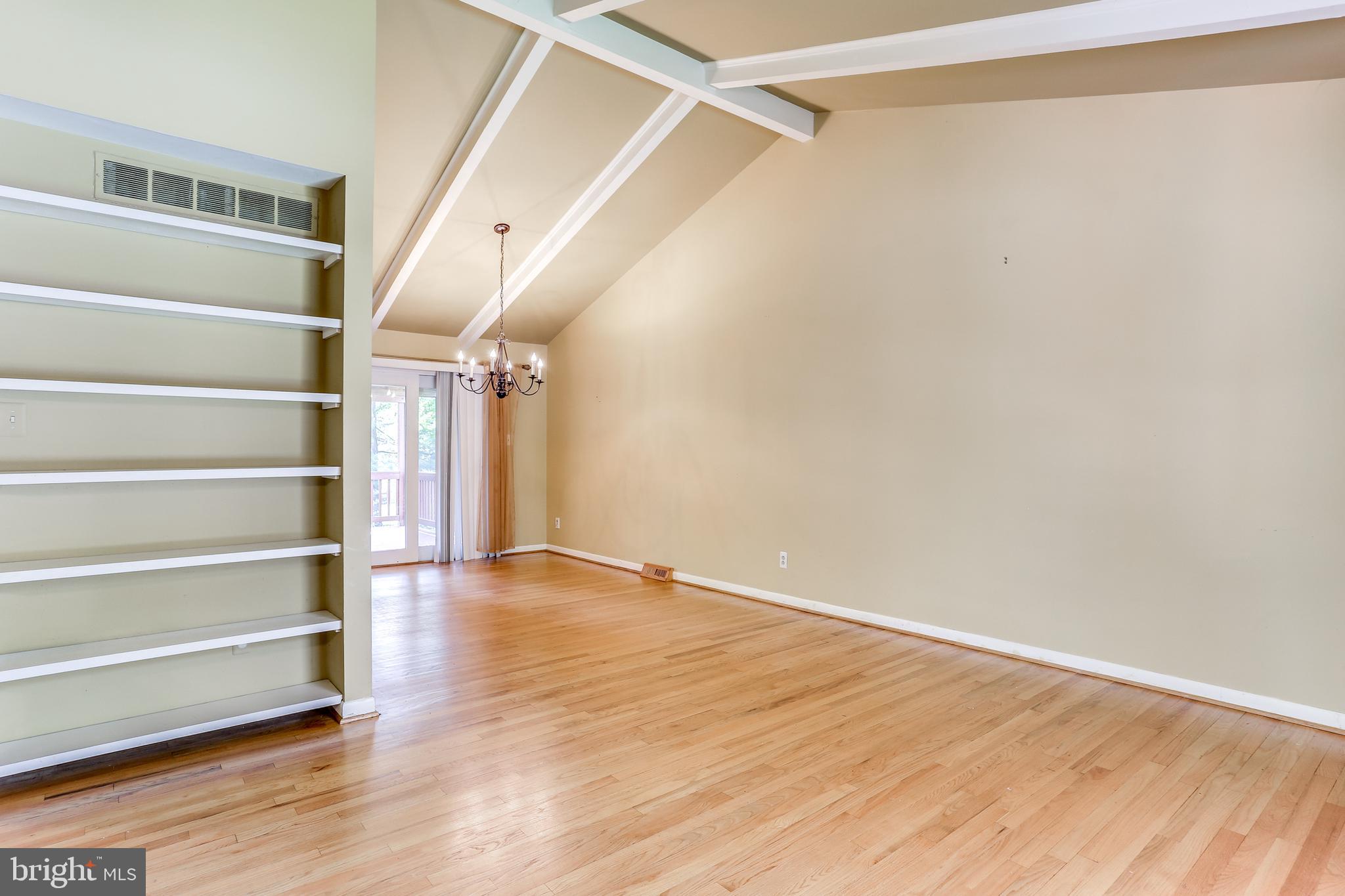 9281 Soaring Hill Road Columbia, MD 21045 - Photo 7 of 20