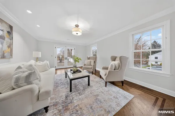 $2,549,000 | 5 Keats Road, Short Hills, NJ 07078