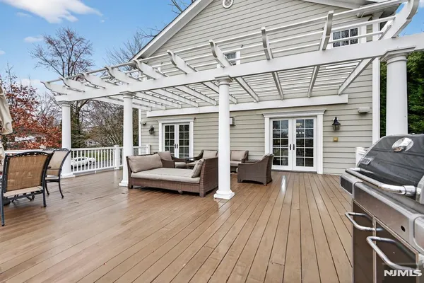 $2,549,000 | 5 Keats Road, Short Hills, NJ 07078