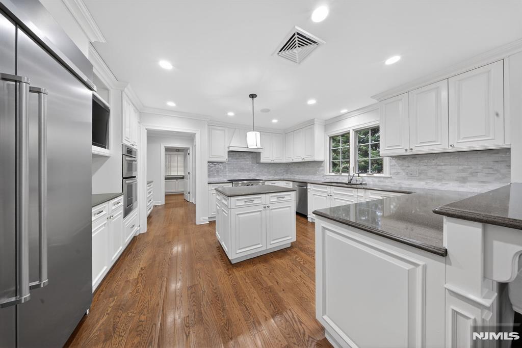 5 Keats Road Short Hills, NJ 07078 - Photo 9 of 47