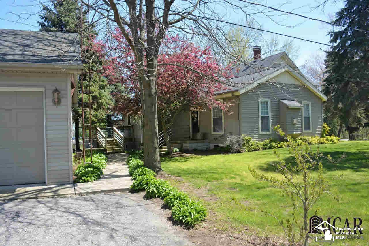 2010 Lakeside Road Erie, MI 48133 - Photo 29 of 40 Side Yard and Exterior