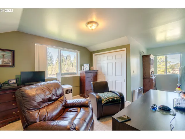 $569,950 | 38376 Hood Street, Sandy, OR 97055