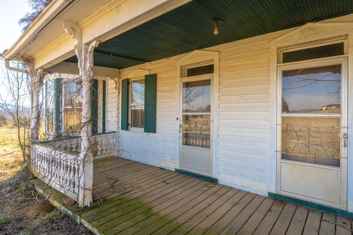 387 Shalom Road Waynesboro, VA 22980 - Photo 15 of 49 Gallery Image 15