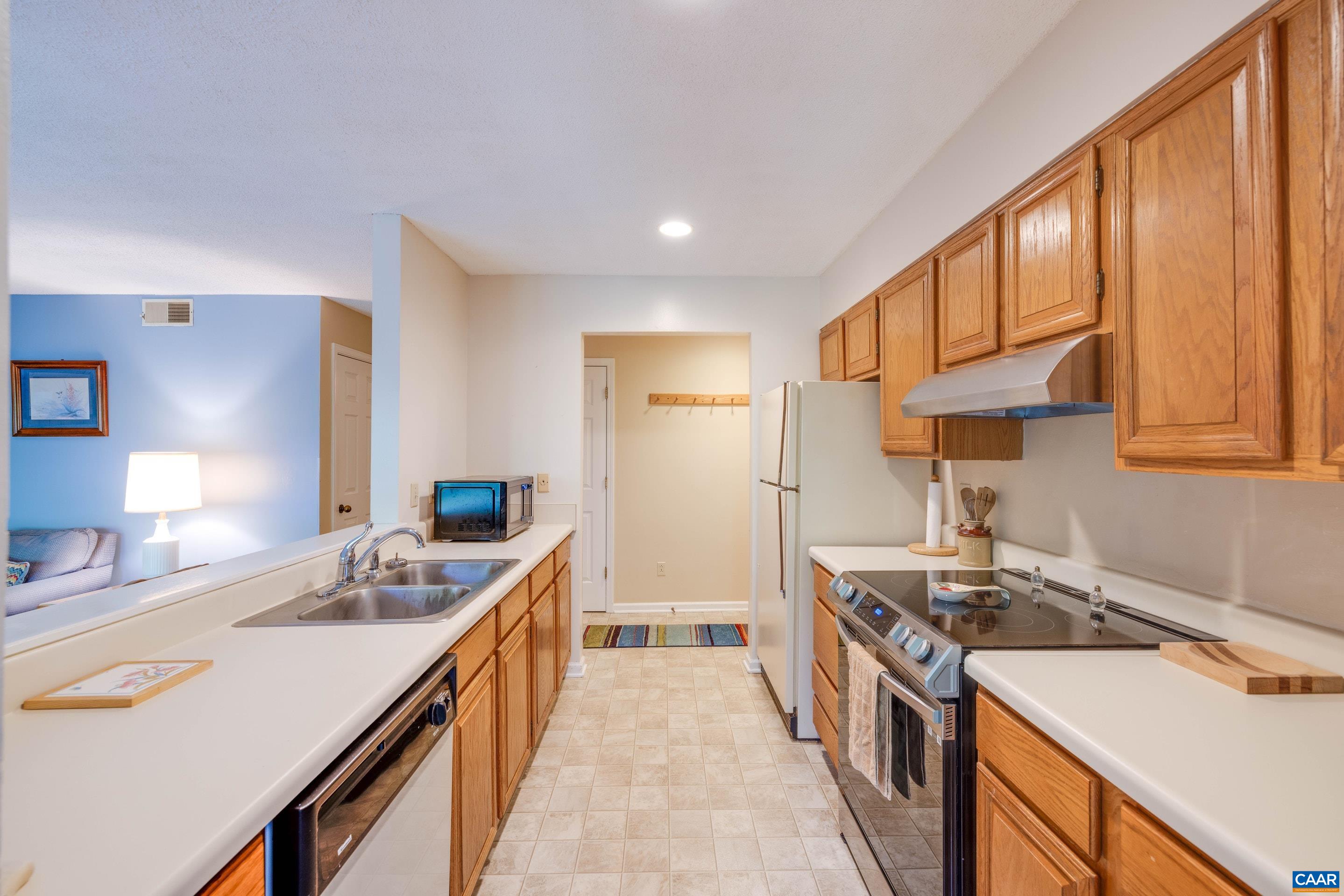 2041 Stone Ridge Wintergreen, VA 22967 - Photo 13 of 38 Gallery Image 13