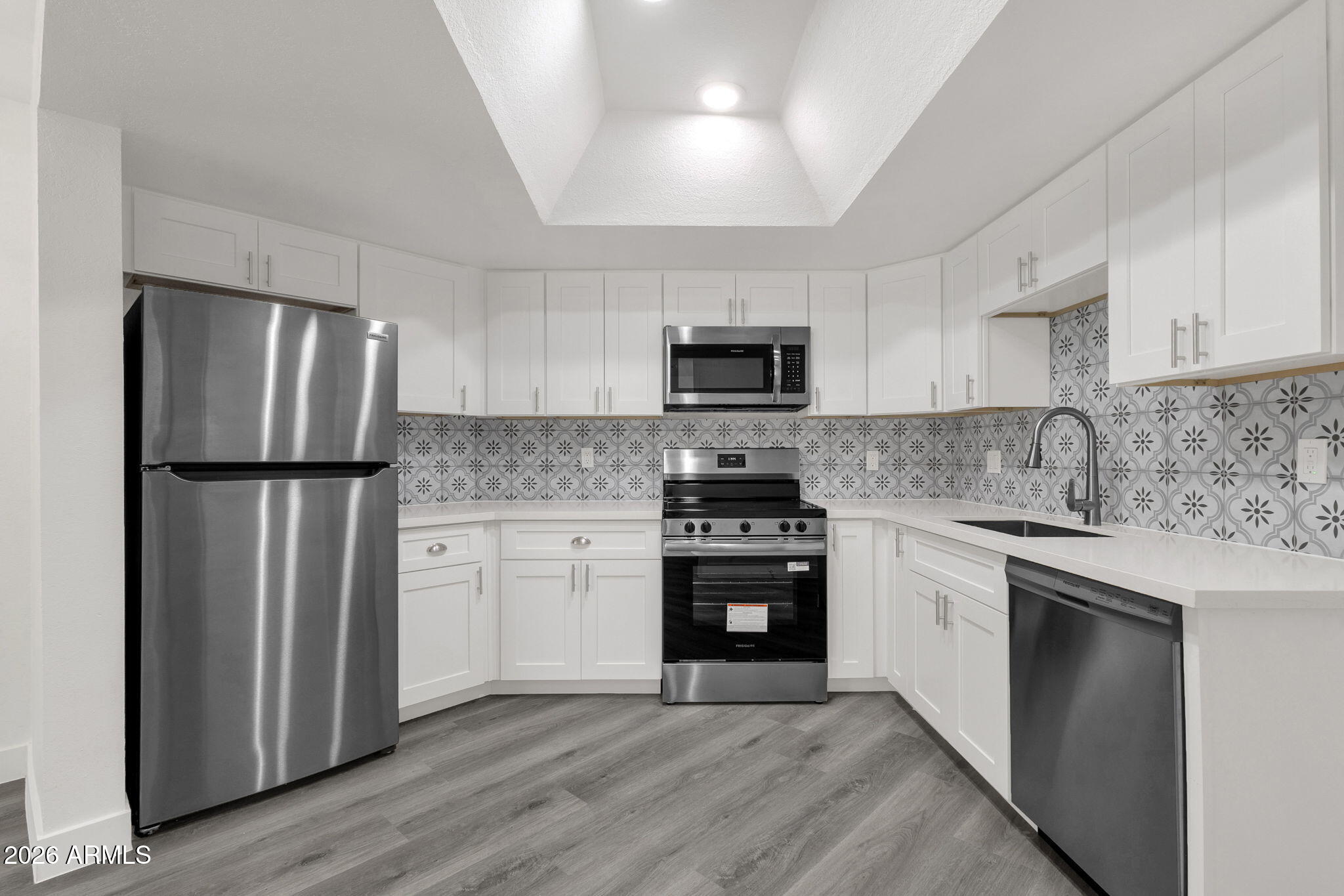 4126 West Boca Raton Road Phoenix, AZ 85053 - Photo 11 of 32 17-web-or-mls-17