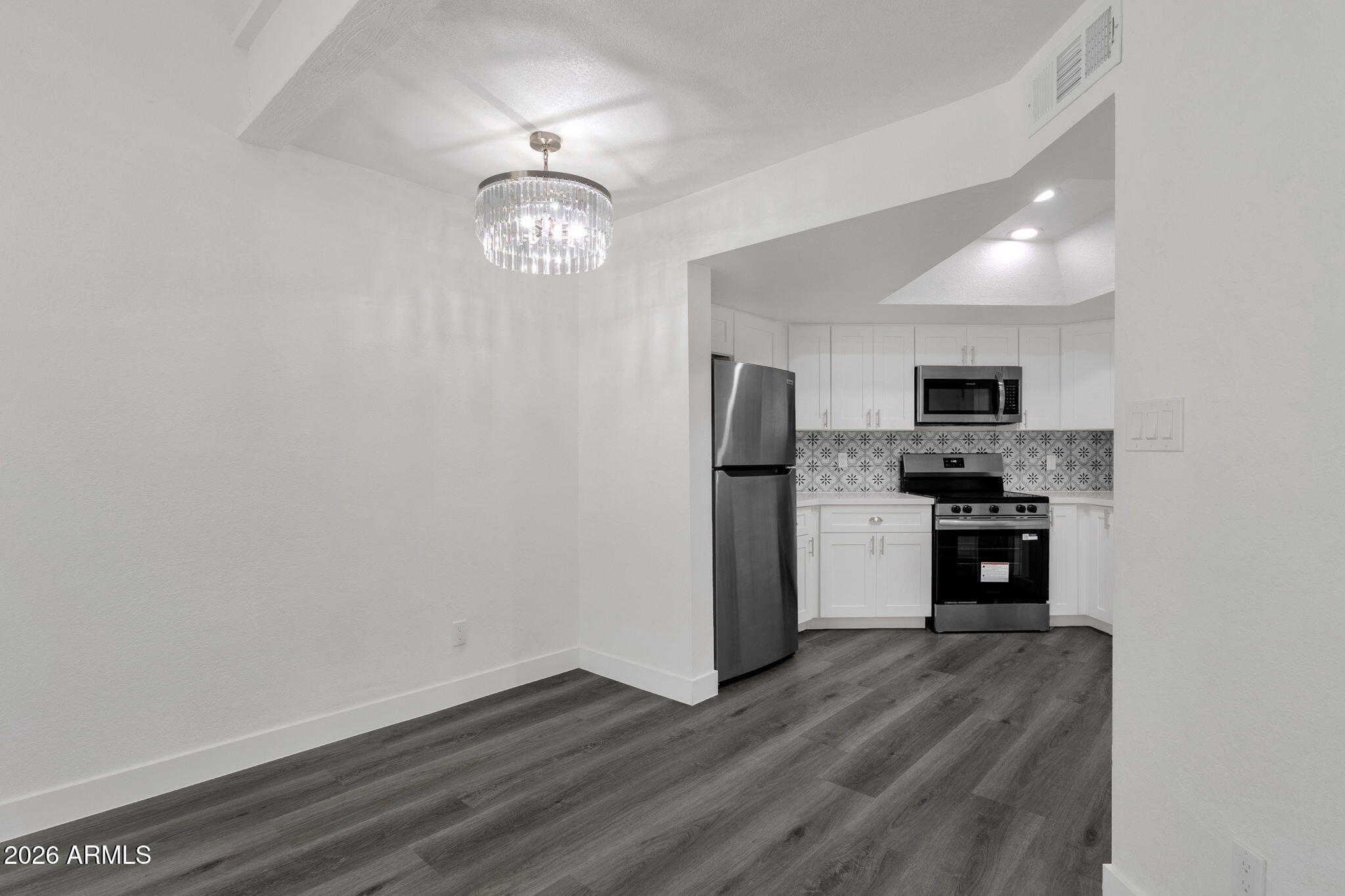 4126 West Boca Raton Road Phoenix, AZ 85053 - Photo 7 of 32 13-web-or-mls-13