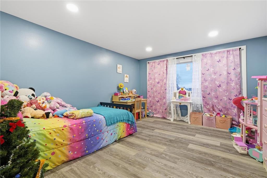 244 Tyler Avenue Washington, PA 15301 - Photo 17 of 27 a bedroom with bed and a window