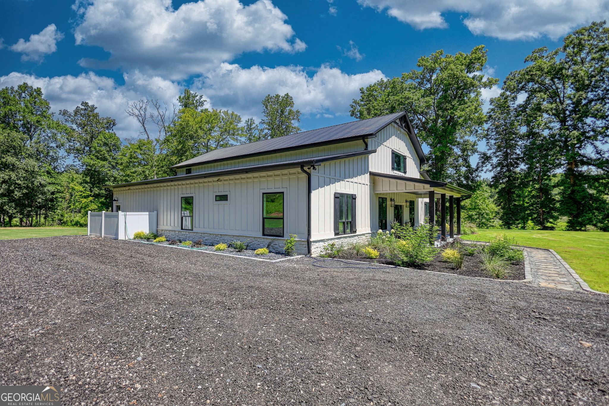 1321 Aqua Road Madison, GA 30650 - Photo 6 of 62 Gallery Image 6