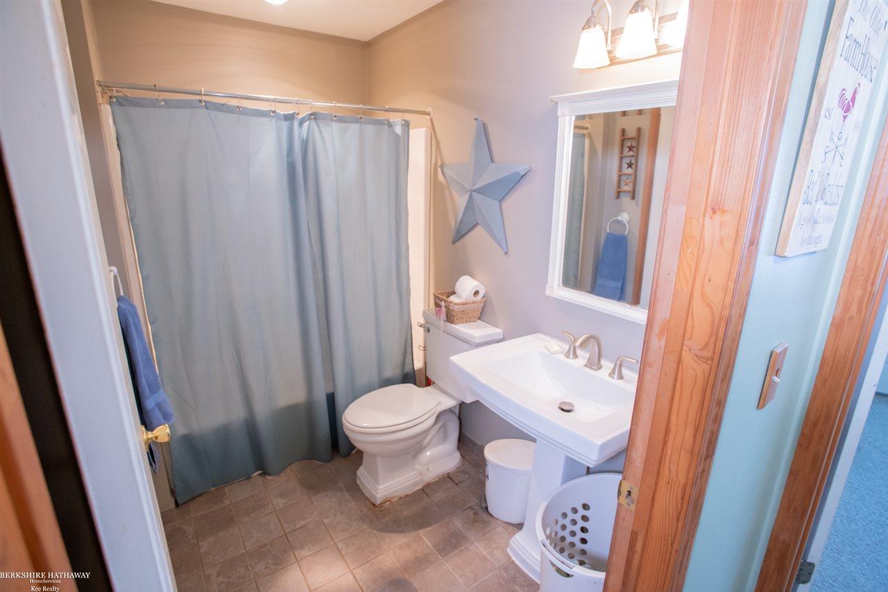 6533 Lyons Road Imlay City, MI 48444 - Photo 13 of 75 50008024-12.JPG