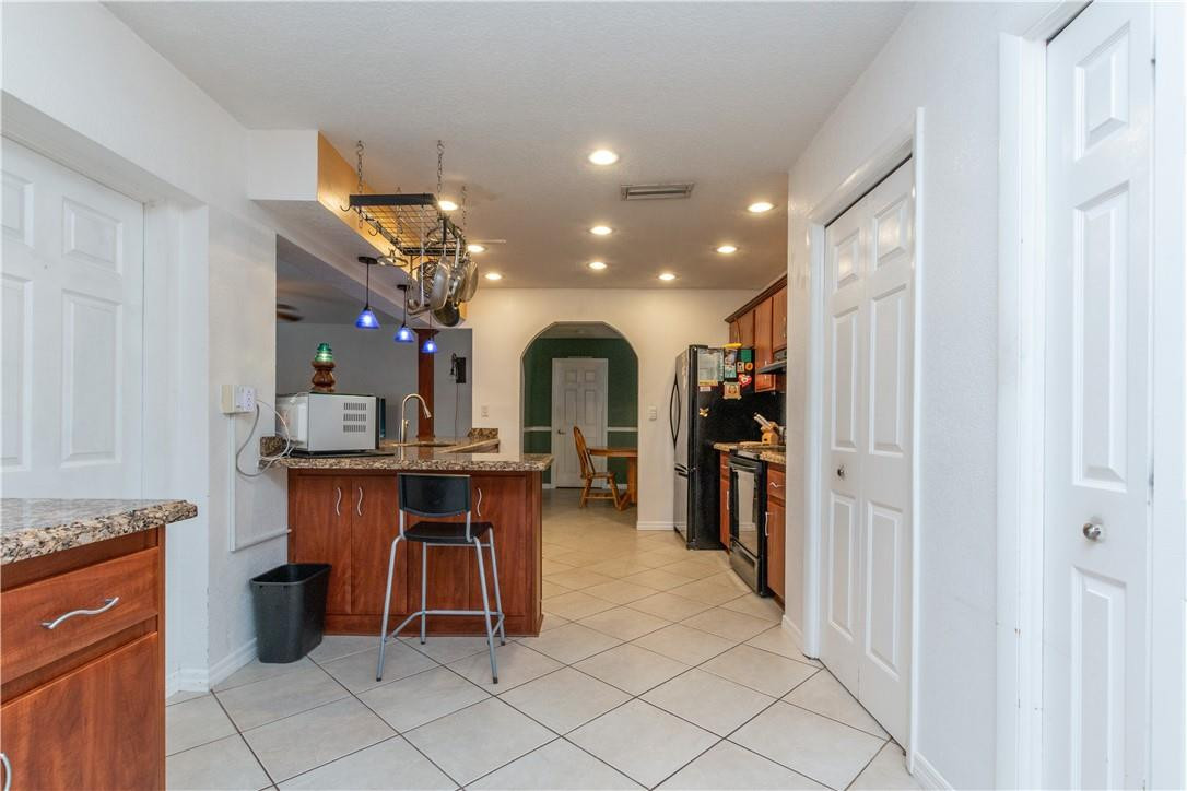 2123 North 31st Road Hollywood, FL 33021 - Photo 4 of 37 Photo 4