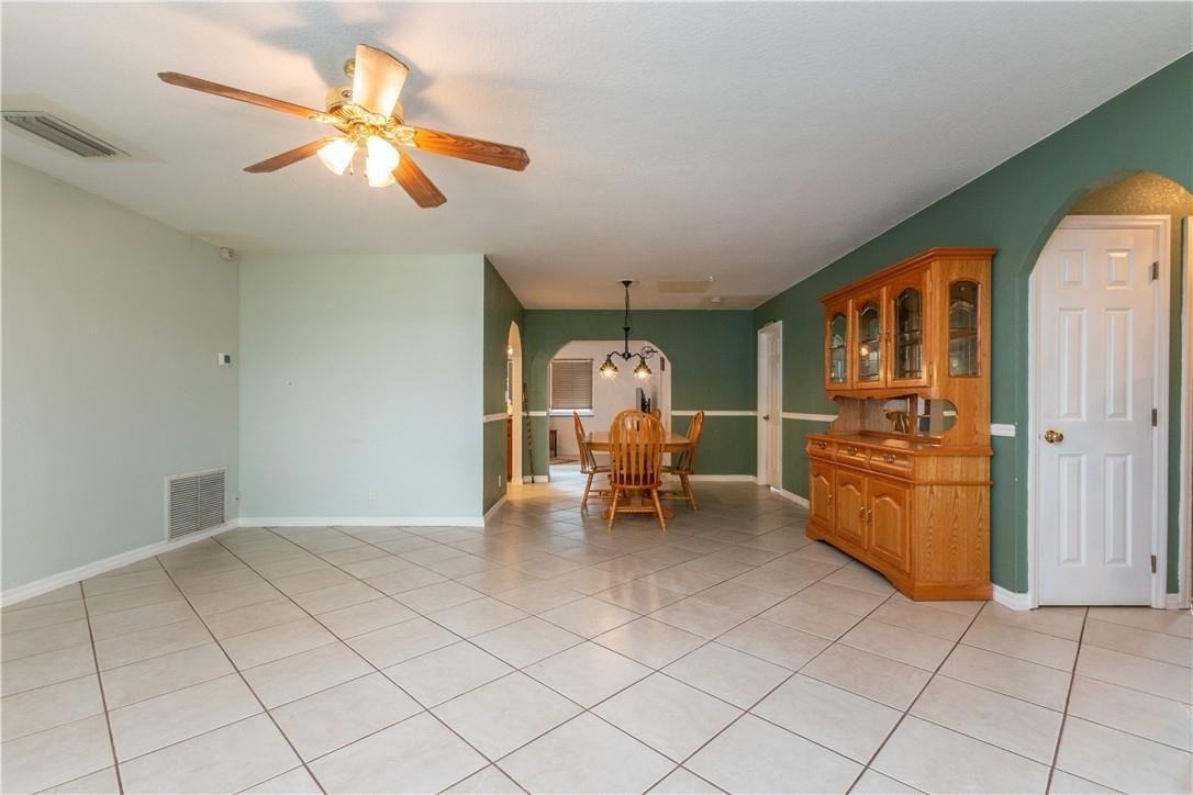 2123 North 31st Road Hollywood, FL 33021 - Photo 5 of 37 Photo 5