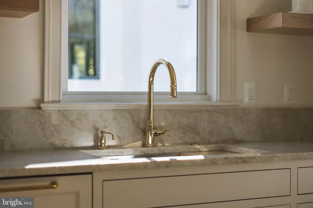 a close view of sink and tap