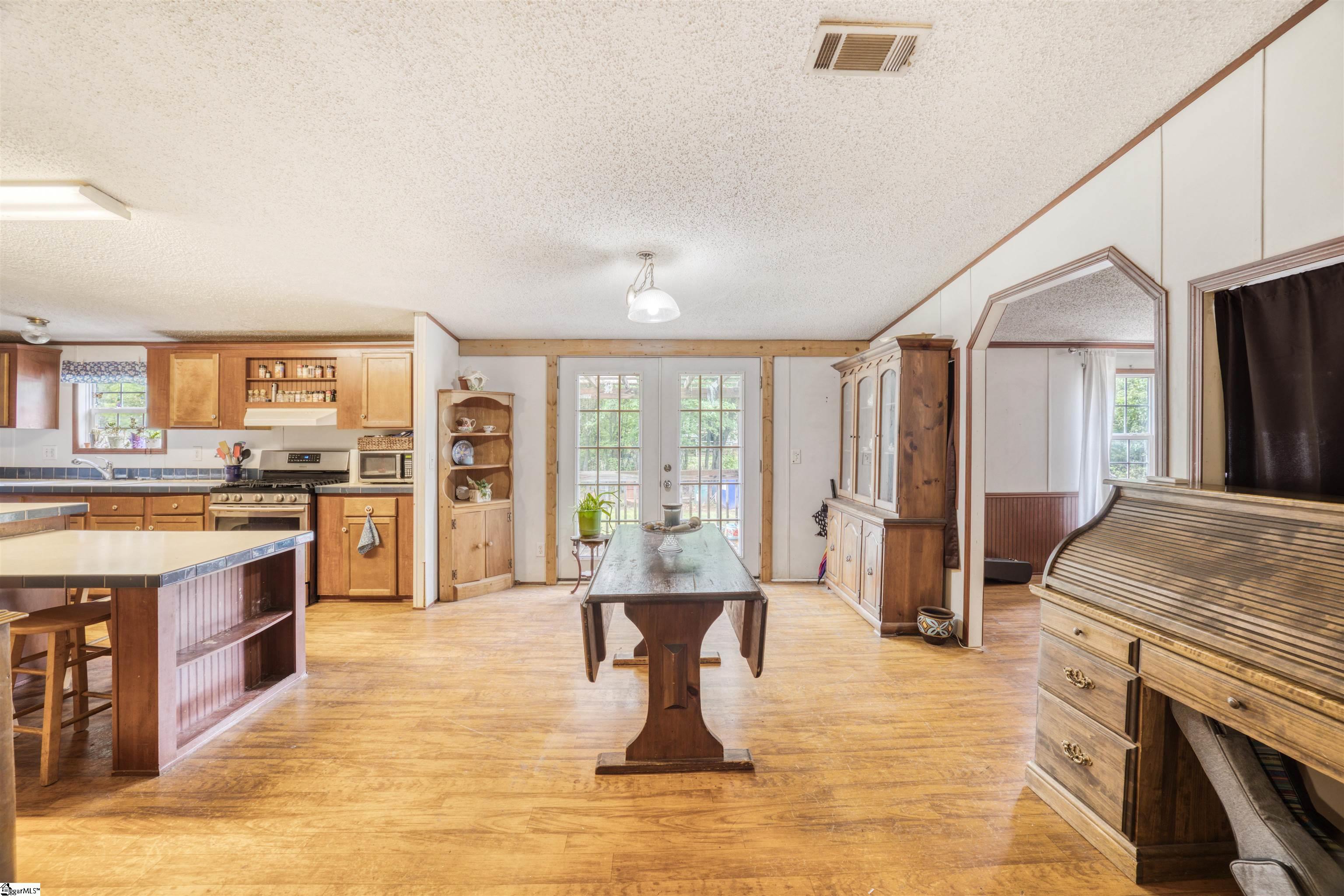 189 Farmers Hill Road Liberty, SC 29657 - Photo 3 of 31