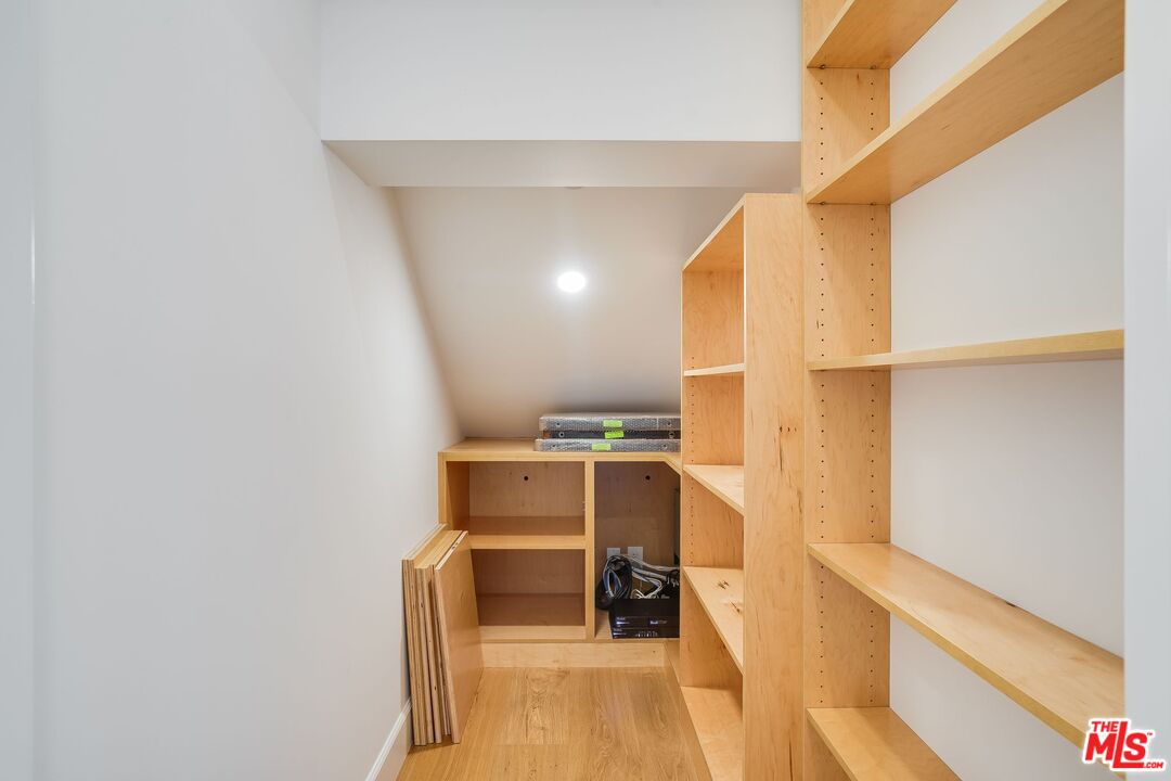 26575 Ocean View Drive Malibu, CA 90265 - Photo 18 of 39 a view of entryway with wooden floor