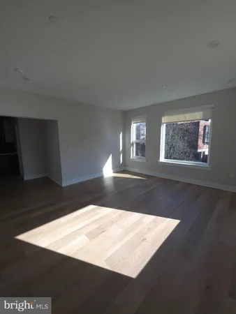 a view of empty room with window