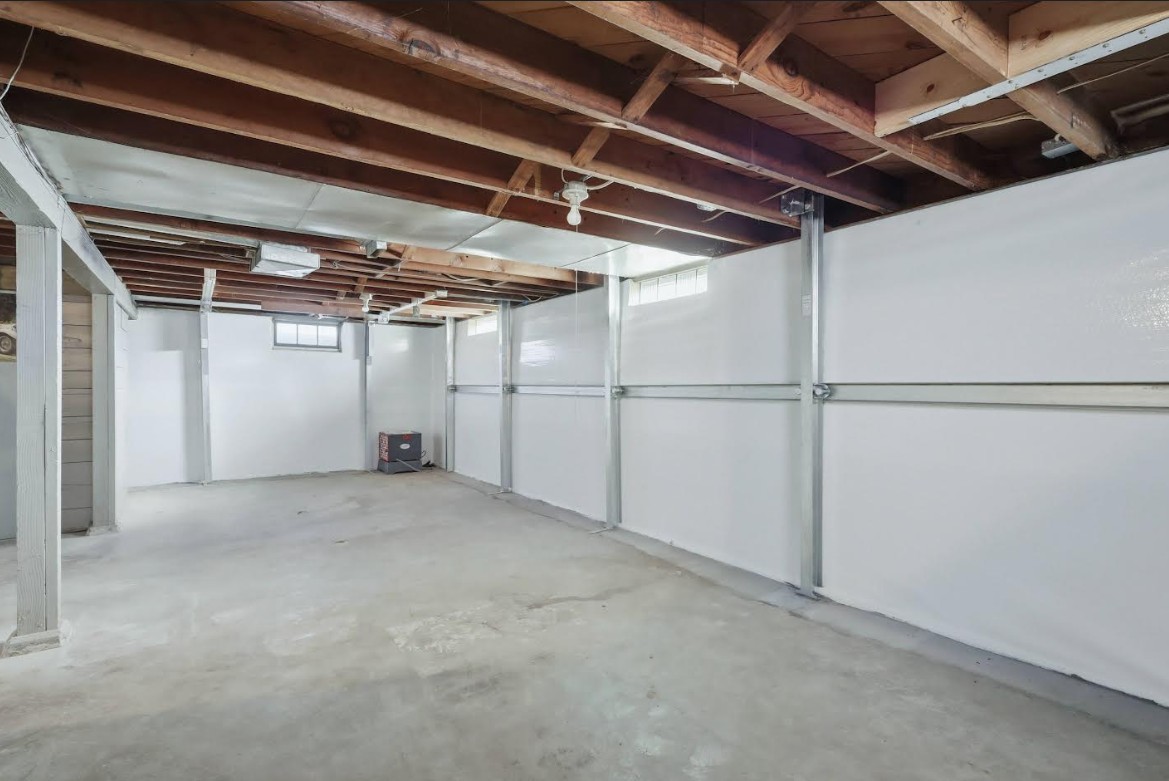 2633 16th Street Moline, IL 61265 - Photo 17 of 26 a view of empty room