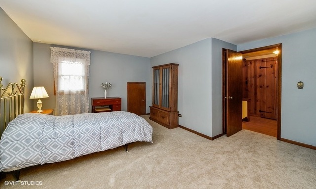 294 Lawton Road Riverside, IL 60546 - Photo 13 of 30