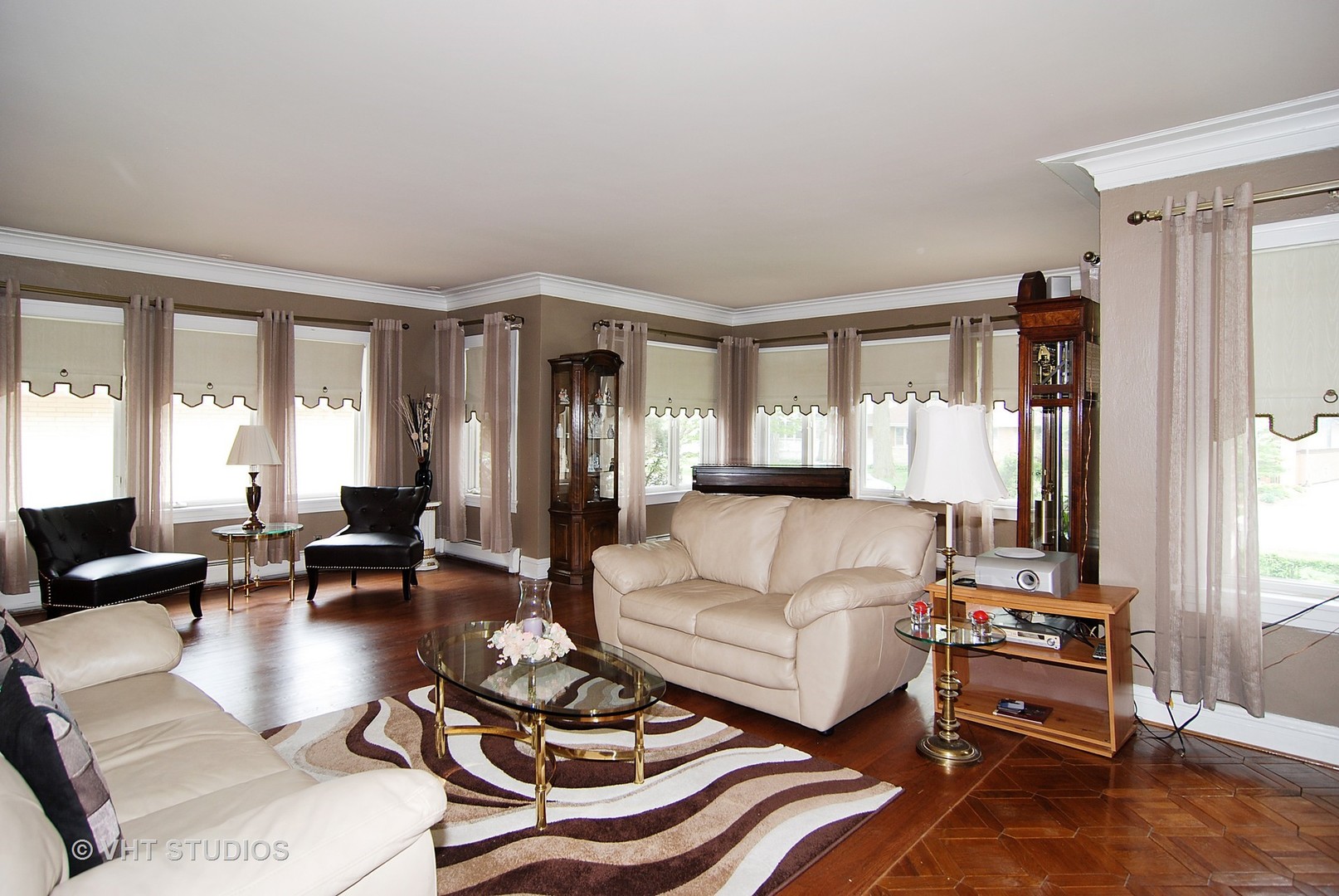 294 Lawton Road Riverside, IL 60546 - Photo 3 of 30