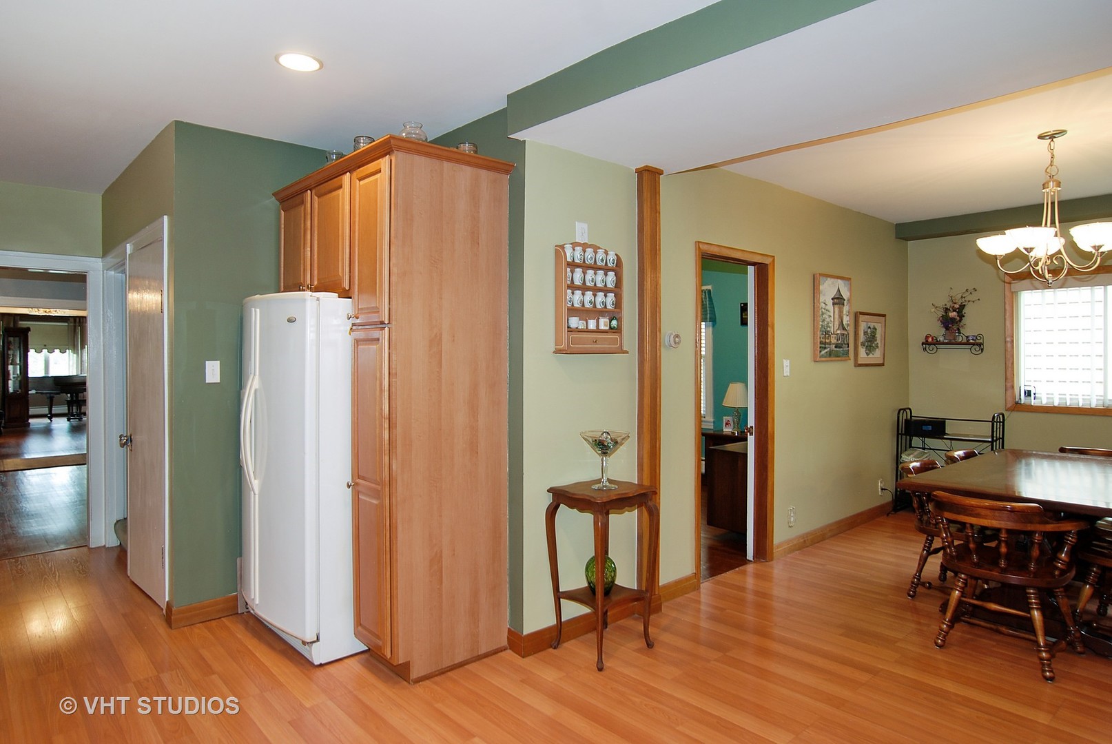 294 Lawton Road Riverside, IL 60546 - Photo 6 of 30