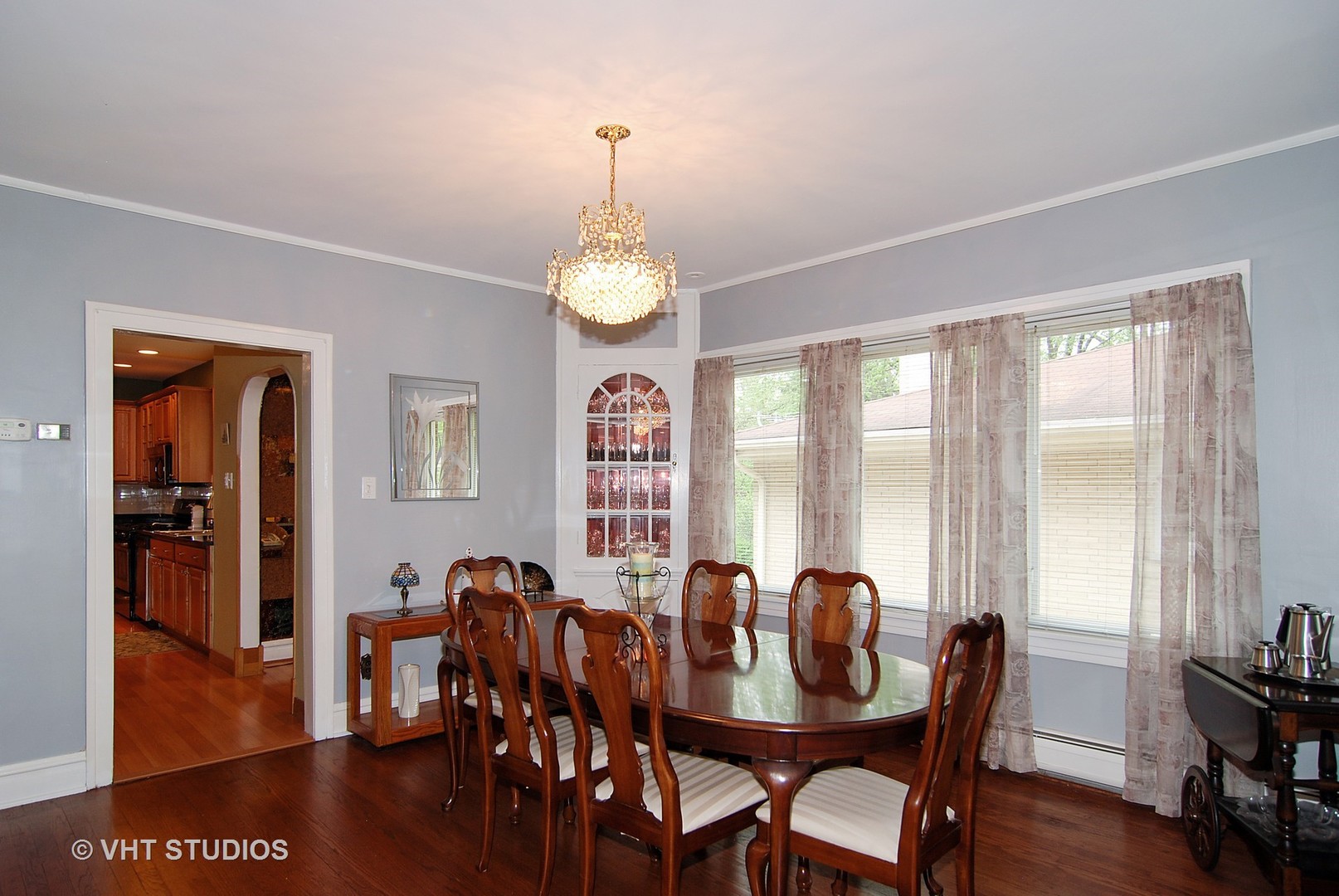 294 Lawton Road Riverside, IL 60546 - Photo 8 of 30