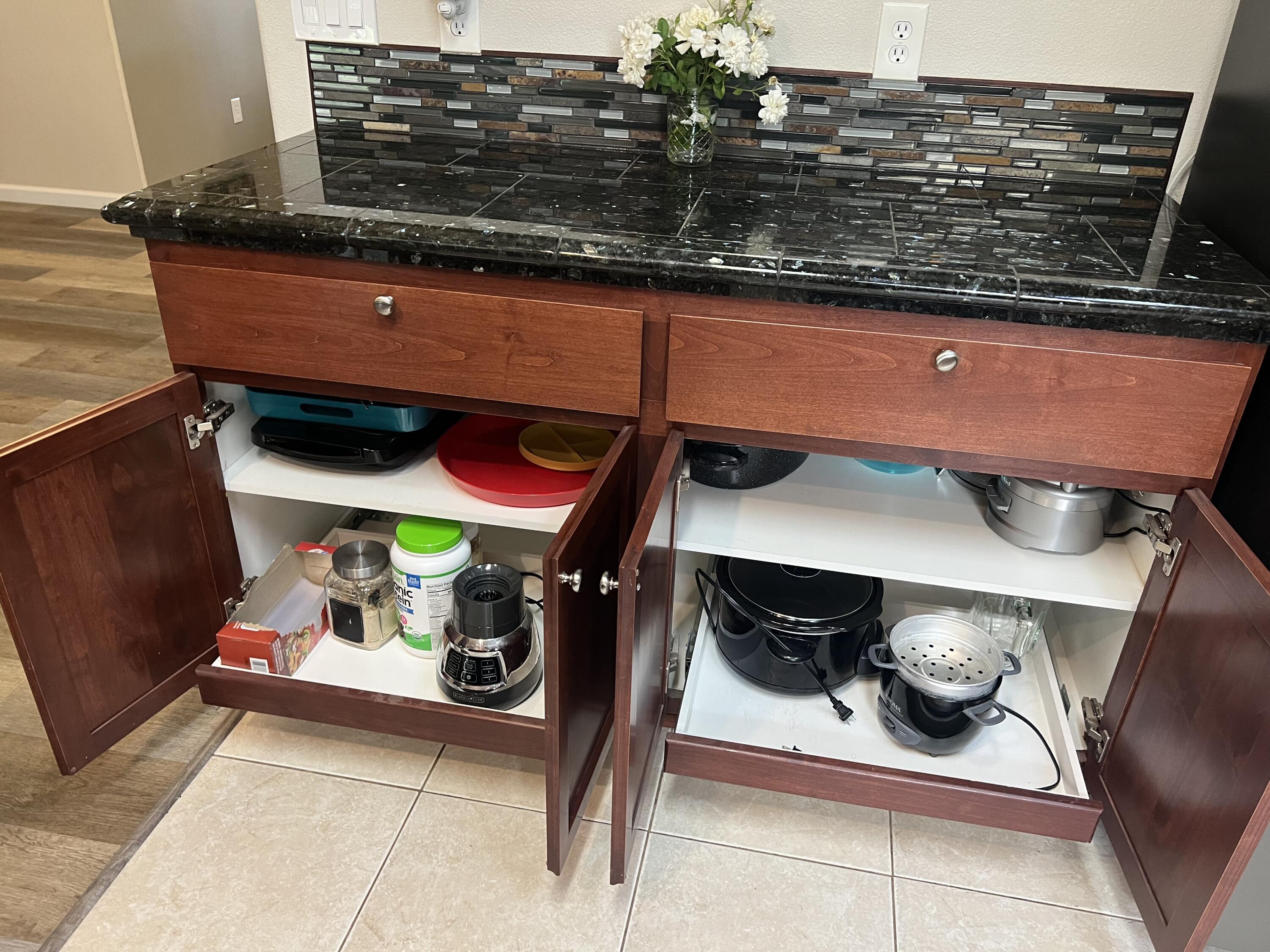 5500 Balls Ferry Road Anderson, CA 96007 - Photo 10 of 49 Pull-Out Shelving/Drawers