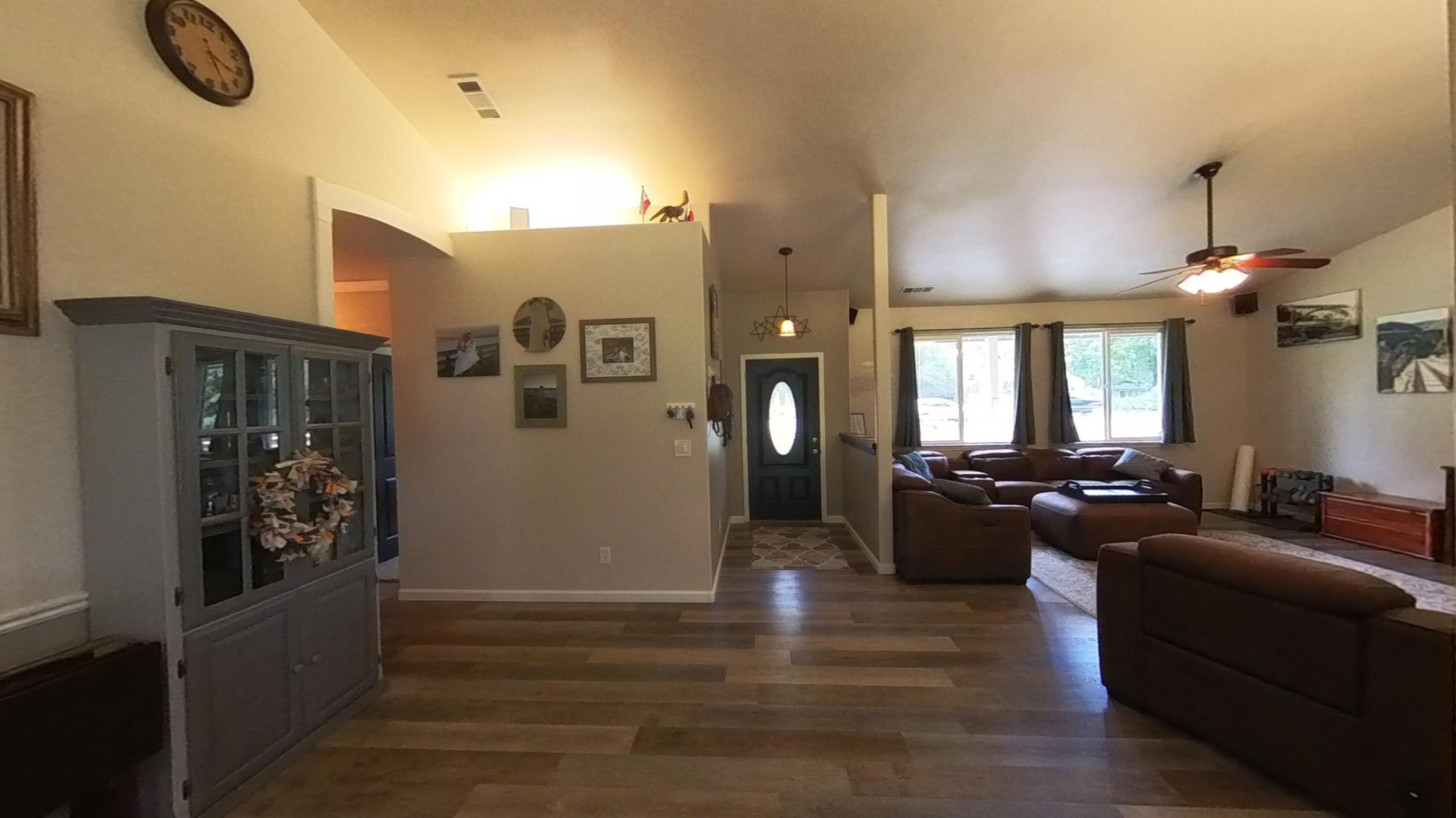 5500 Balls Ferry Road Anderson, CA 96007 - Photo 3 of 49 Vaulted Ceilings