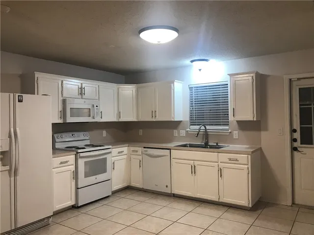 $1,595 | 7809 Elk Drive, Corpus Christi, TX 78414