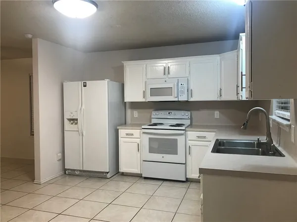 $1,595 | 7809 Elk Drive, Corpus Christi, TX 78414