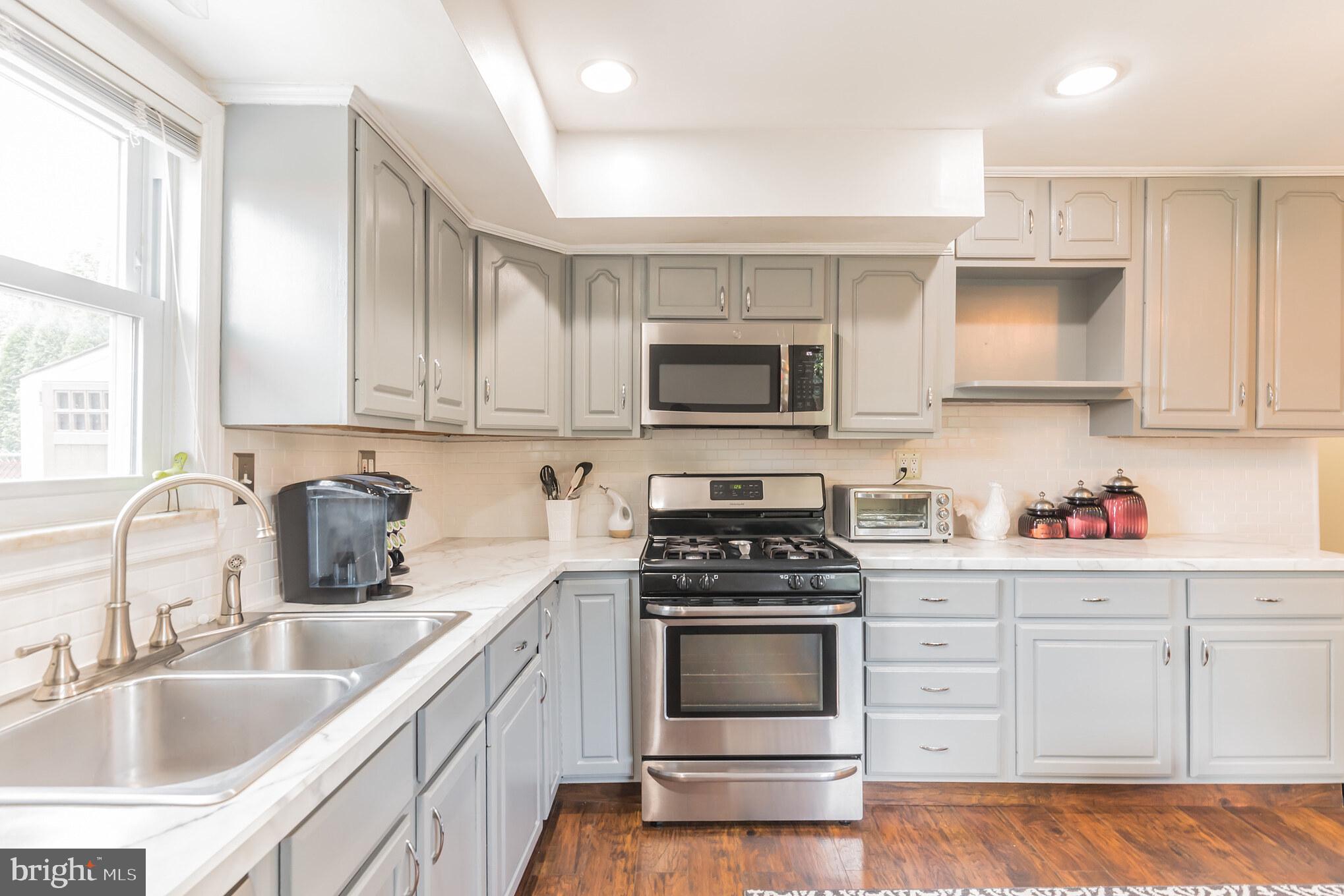 1036 Tomlinson Road Philadelphia, PA 19116 - Photo 7 of 30 Gallery Image 7