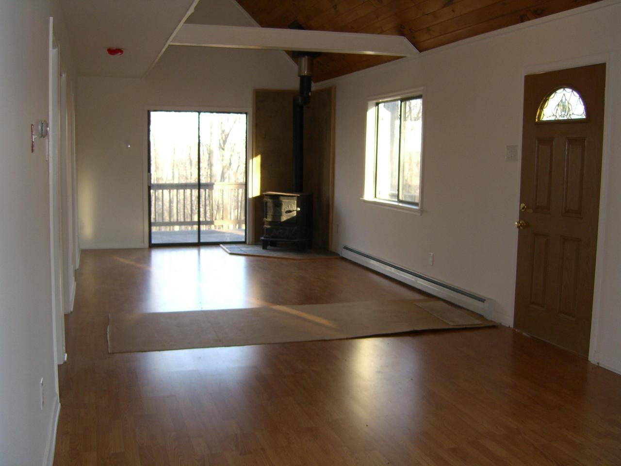 277 Doe Loop Bushkill, PA 18324 - Photo 4 of 6 Dining/Living room combo