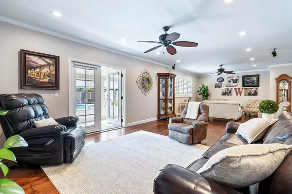 $419,500 | 30 West Swift Avenue, Clovis, CA 93612