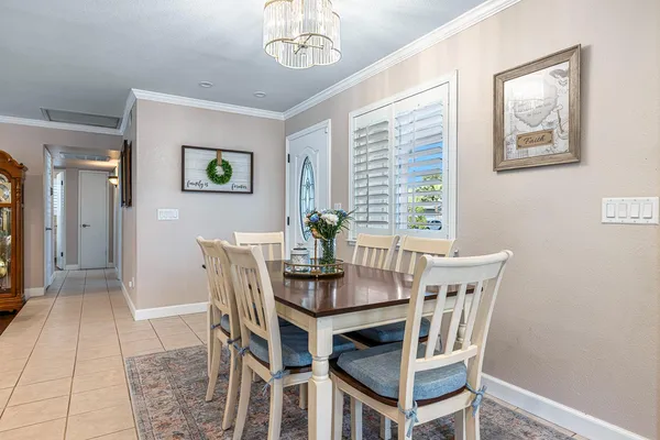 $419,500 | 30 West Swift Avenue, Clovis, CA 93612