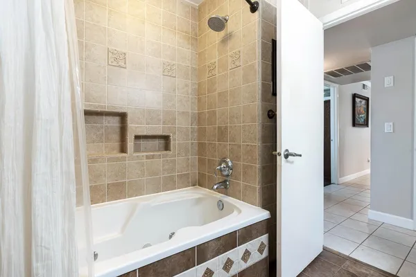 $419,500 | 30 West Swift Avenue, Clovis, CA 93612