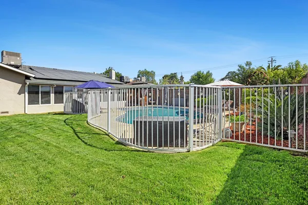 $419,500 | 30 West Swift Avenue, Clovis, CA 93612