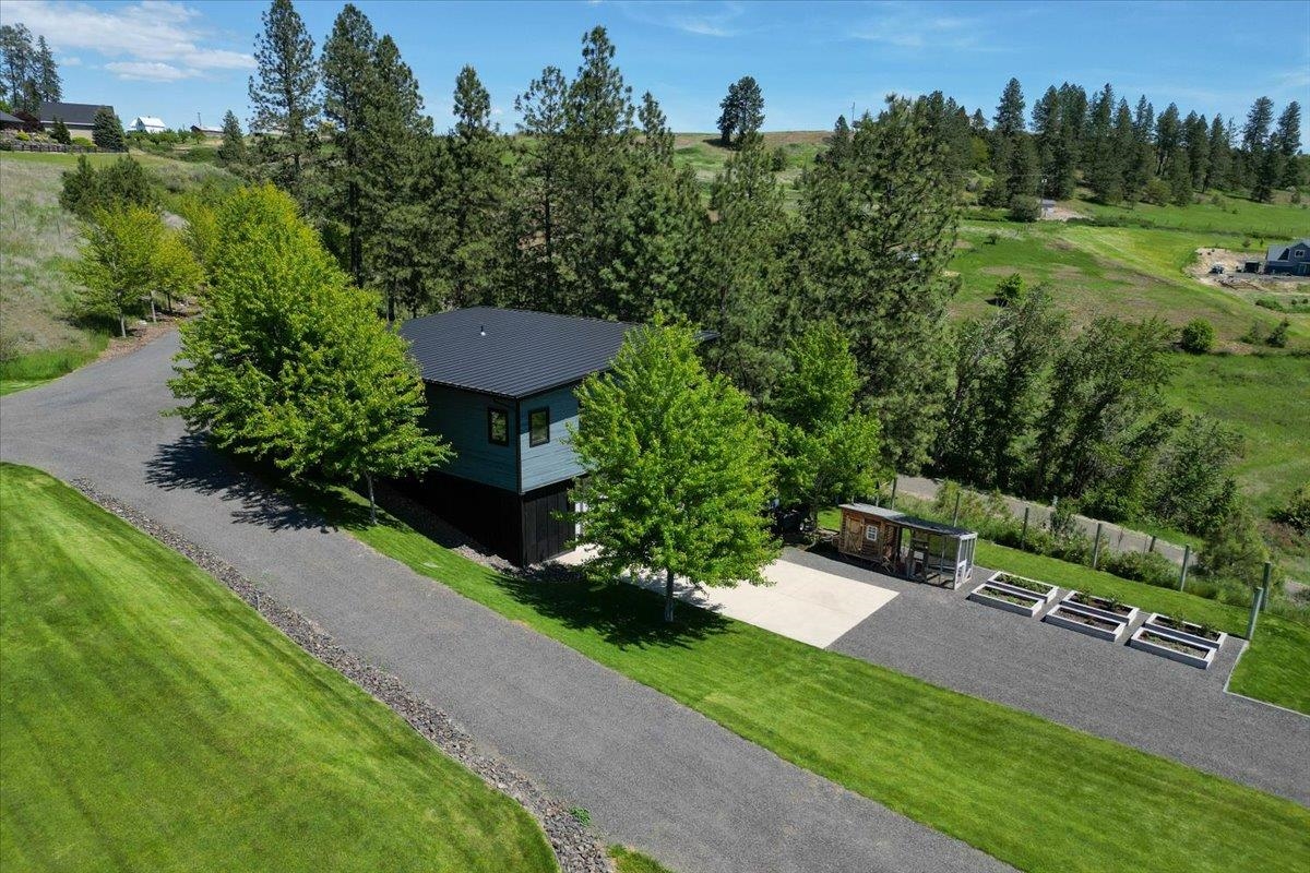 17323 North Lower Greenbluff Road Colbert, WA 99005 - Photo 9 of 47