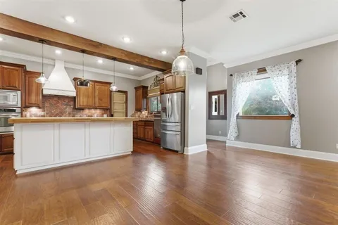 $480,000 | 926 Carondelet Drive, Lake Charles, LA 70605