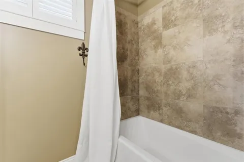 $480,000 | 926 Carondelet Drive, Lake Charles, LA 70605