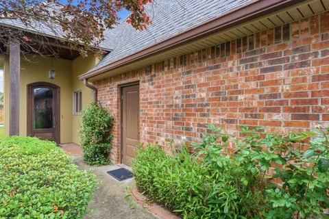 $480,000 | 926 Carondelet Drive, Lake Charles, LA 70605